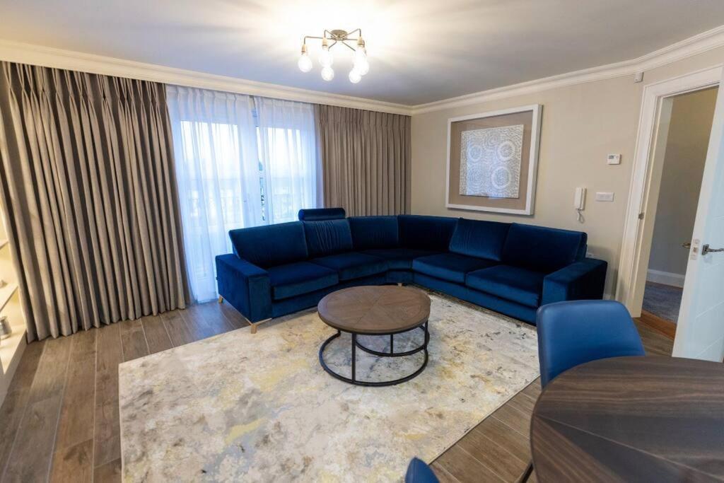 Luxury Town Centre Apartment كوكزتاون المظهر الخارجي الصورة