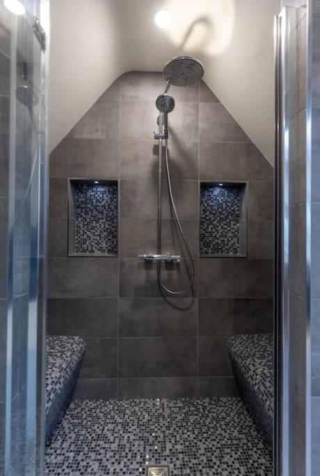 Luxury Town Centre Apartment كوكزتاون المظهر الخارجي الصورة
