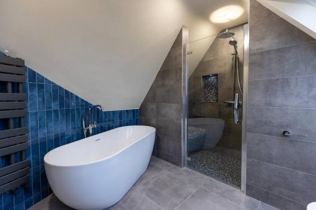 Luxury Town Centre Apartment كوكزتاون المظهر الخارجي الصورة